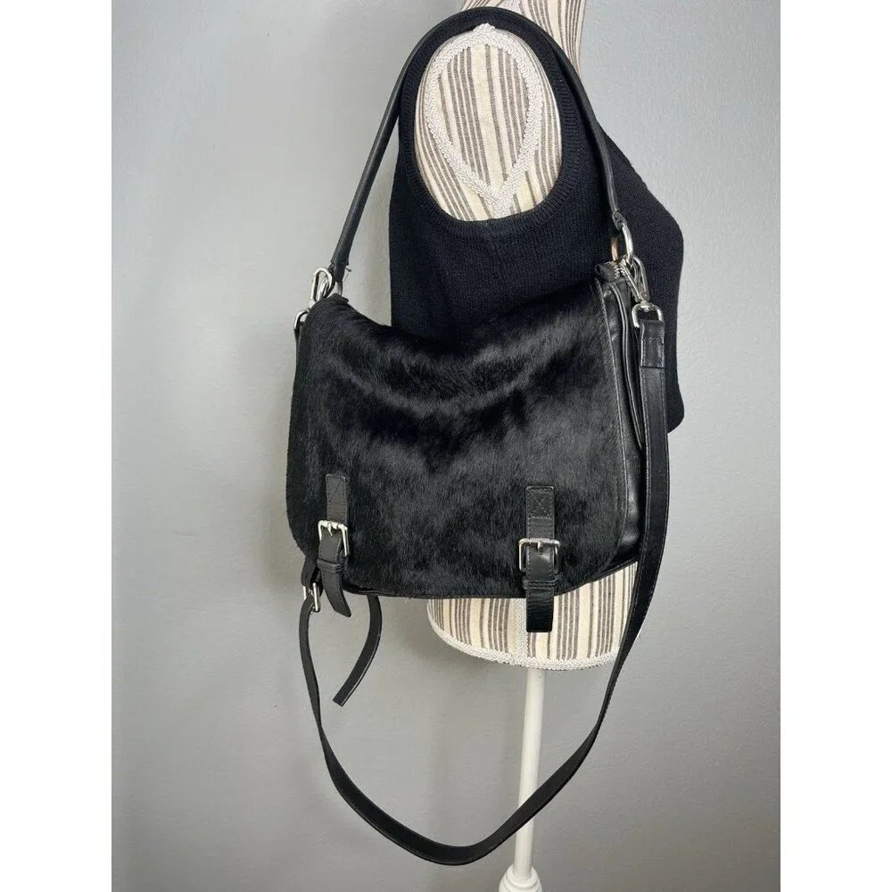 Black Faux Fur Saddle Shoulder Bag - Picture 14 of 15